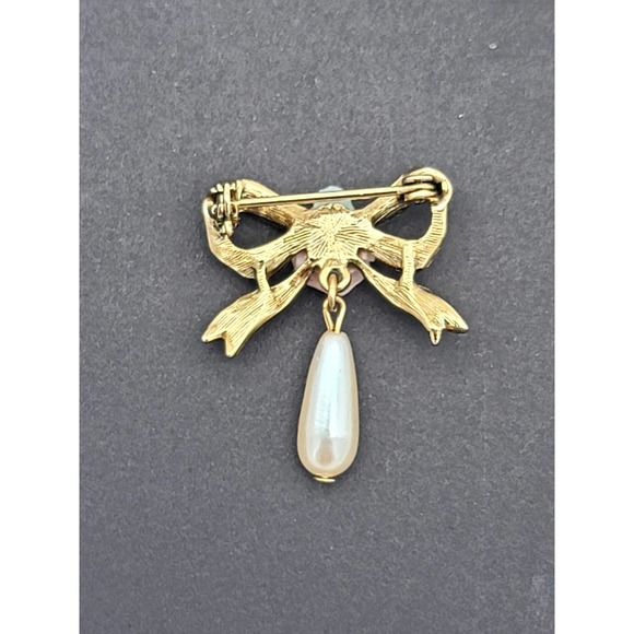 1928 Collection Gold Tone Bow with Porcelain Pink Flower & Dangling Pearl Drop - Picture 4 of 5